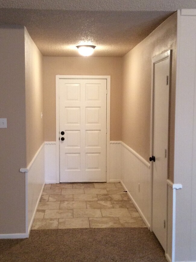 Foto del edificio - Great Southwest Location! Available Now!