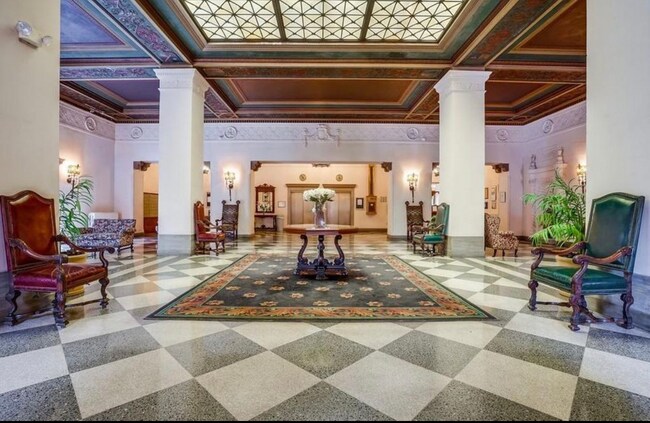 Foto del edificio - 315 W 3rd St