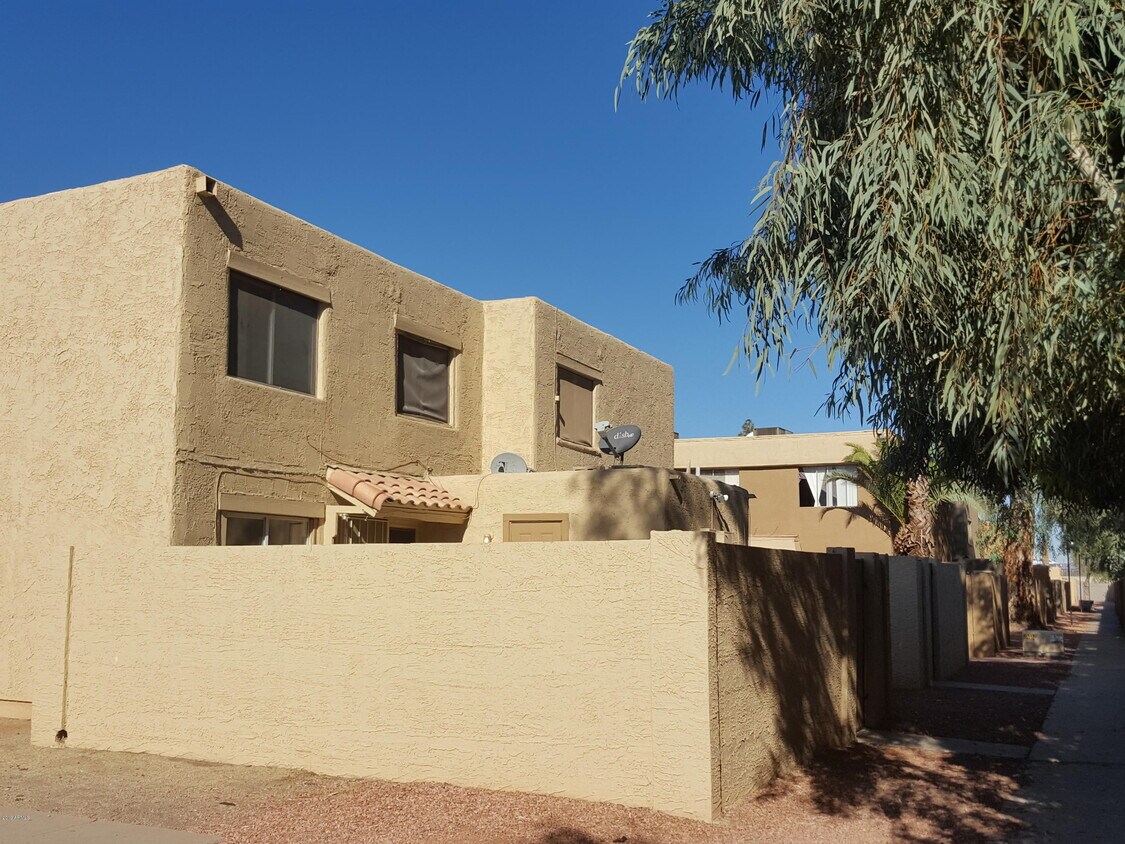 Primary Photo - 4714 E Pueblo Ave