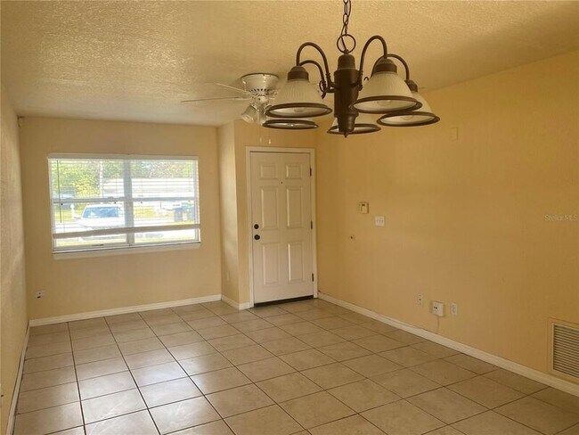Foto del edificio - 222 E Cypress St