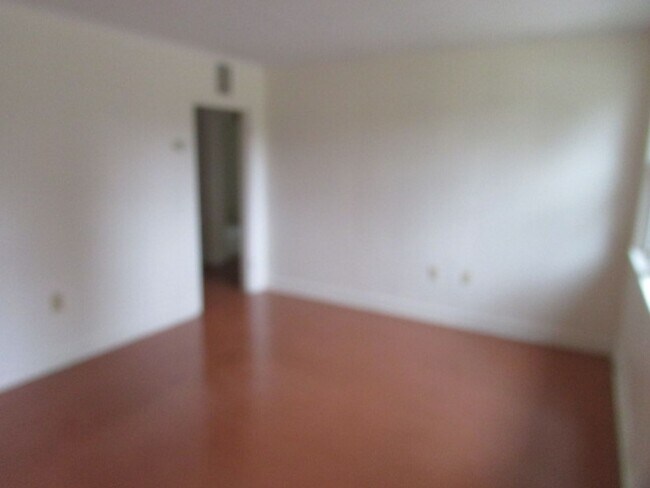 Foto del edificio - 643 Miller Rd