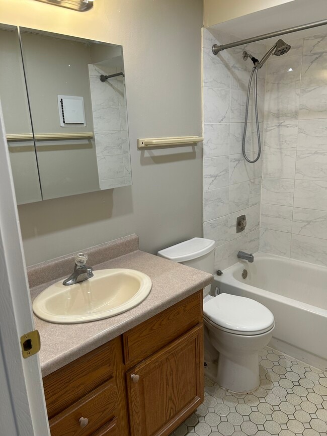 Foto del edificio - 5405 Chateau Dr