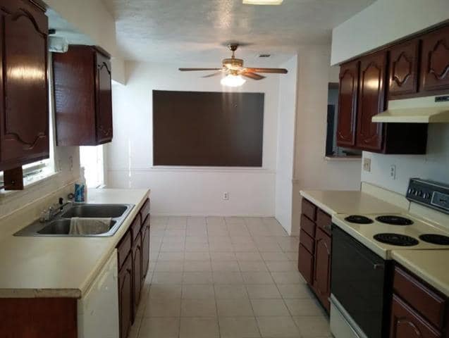Building Photo - 5805 Winell Dr
