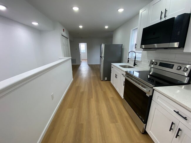 Building Photo - 5639 Market St
