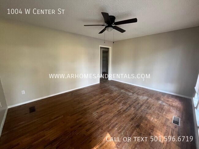 Building Photo - 1004 W Center St | $895 | 2 beds, 1 full b...