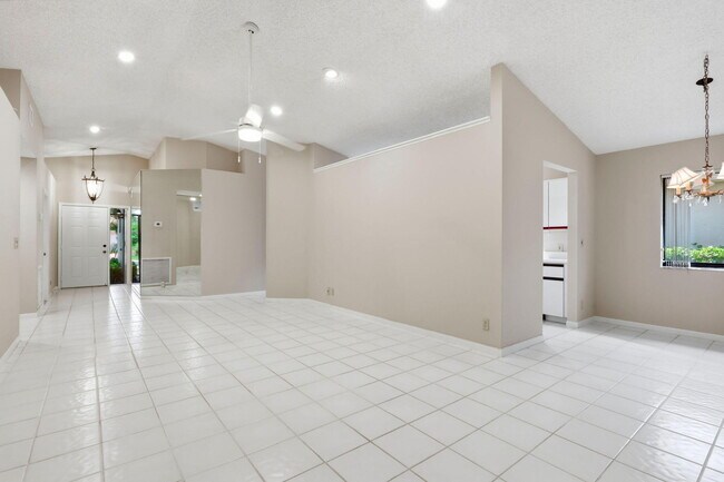 Foto del edificio - 6170 Bay Isles Dr