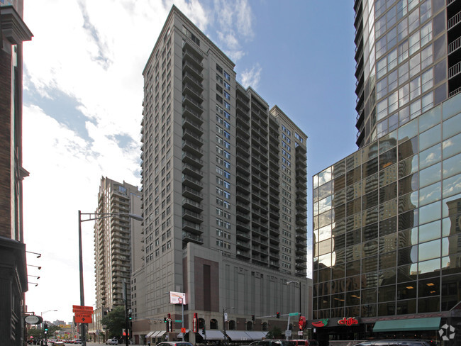 Foto del edificio - 630 N State St