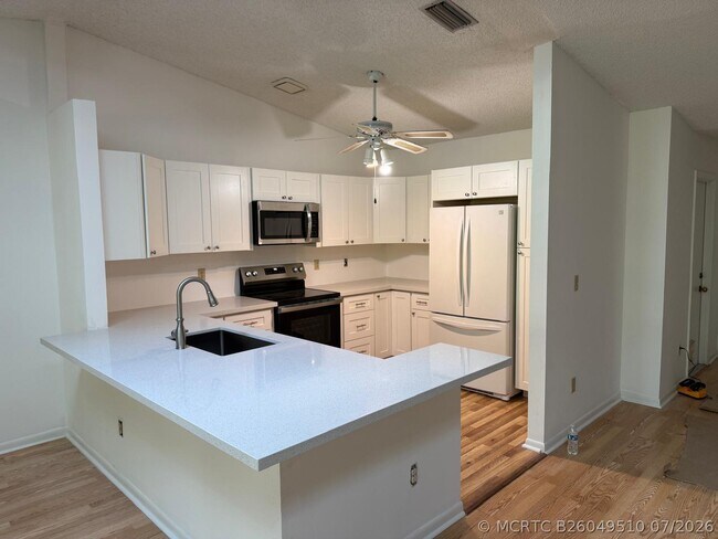 Foto del edificio - 78 Mayfair Ln
