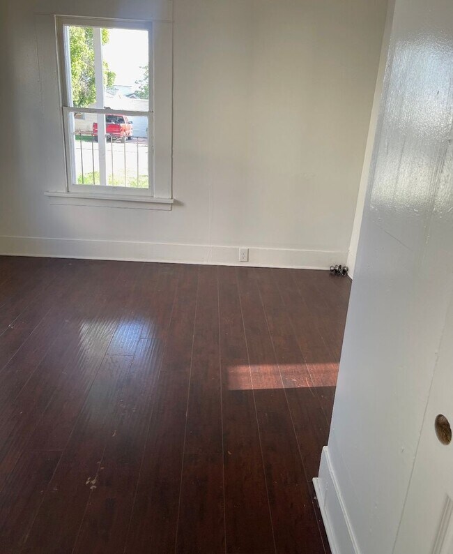Foto del edificio - Nice and Cozy House For Rent in Bakersfield!