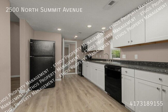 Foto del edificio - 2500 N Summit Ave