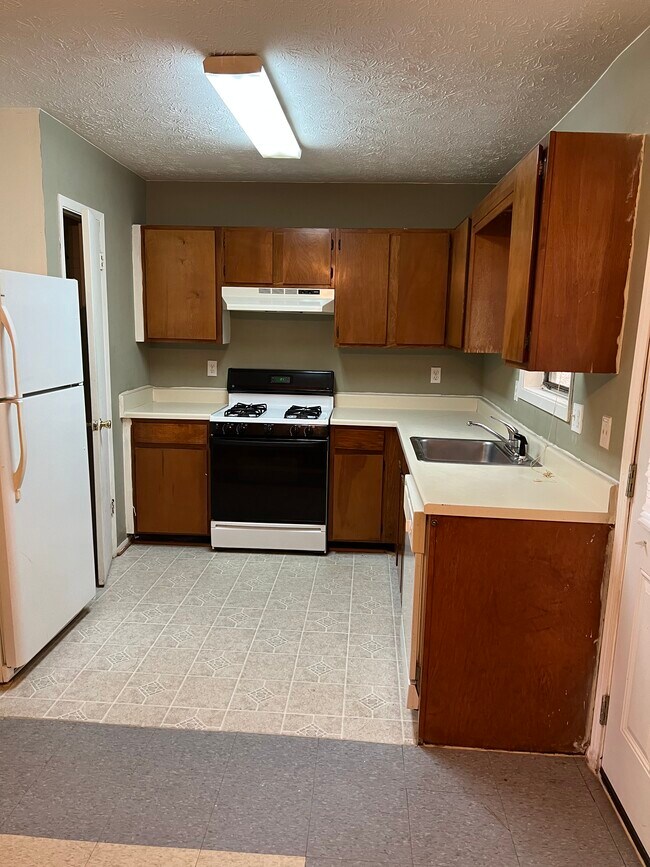 Kitchen - 1742 Cannonball Ct