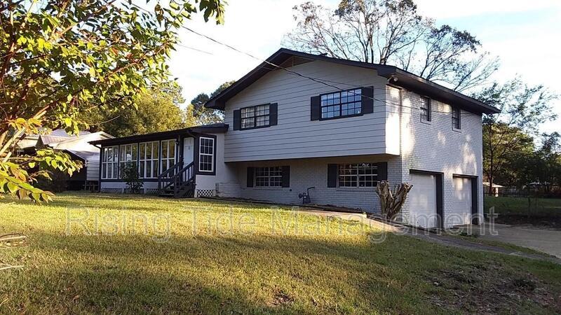 Primary Photo - 1008 Normandale Cir