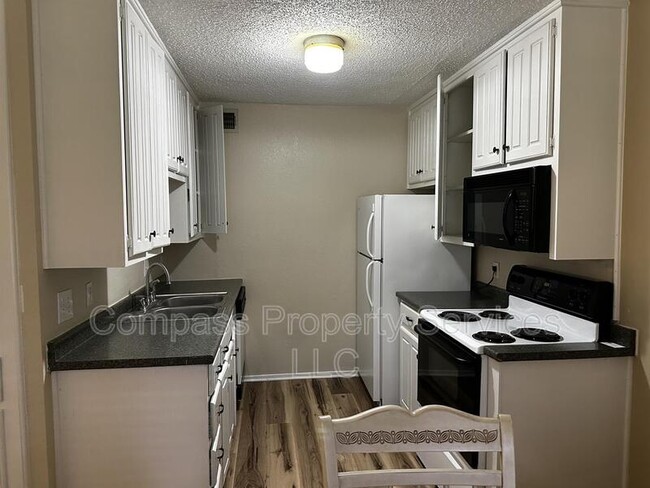 Foto del edificio - 1214 Baylor Ave