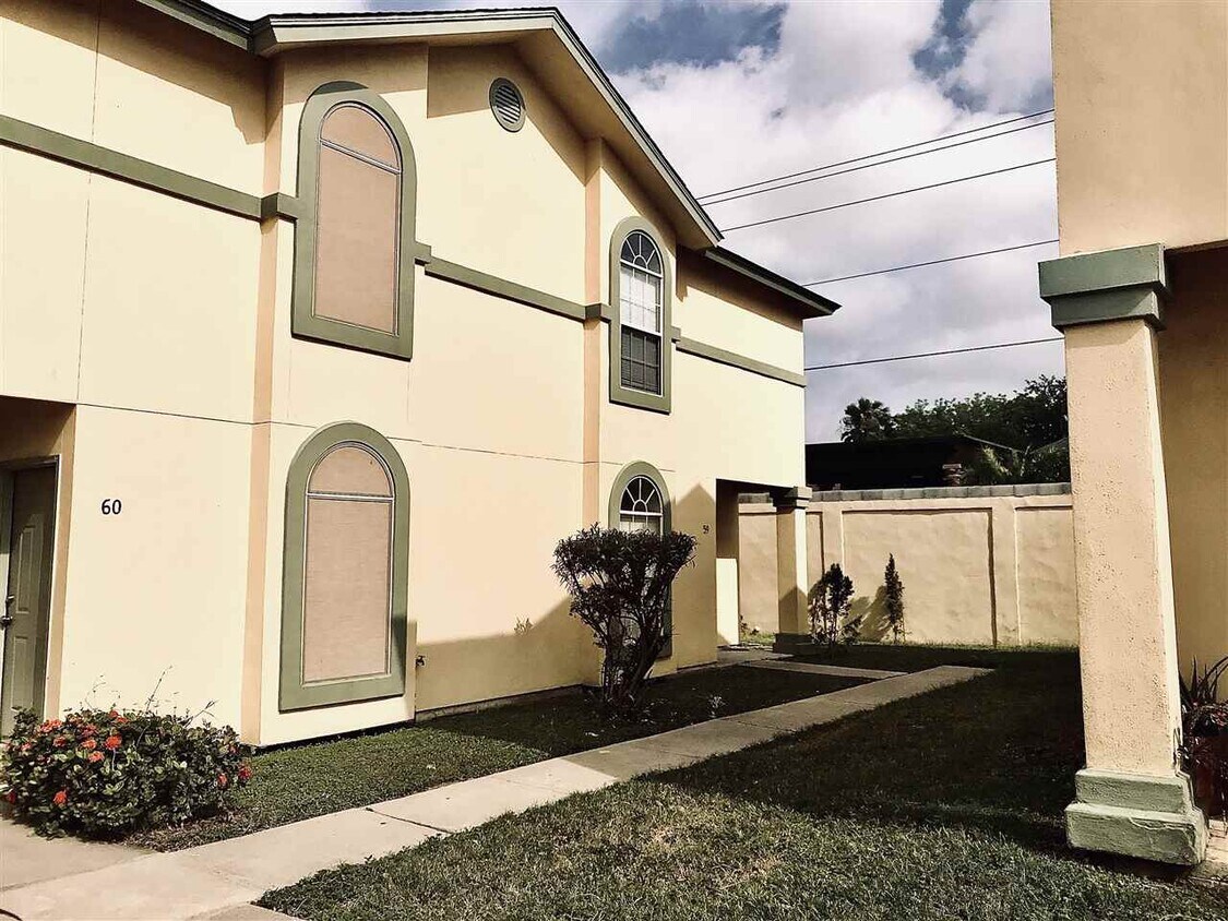 Foto principal - 1000 Ranchway Dr