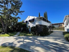 Building Photo - 823 La Cadena Ave