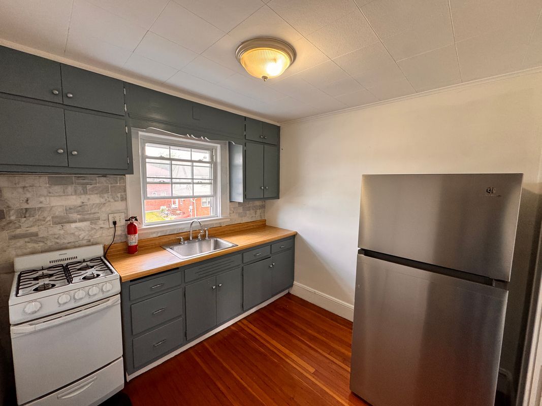 Building Photo - 160 Delafield Ave