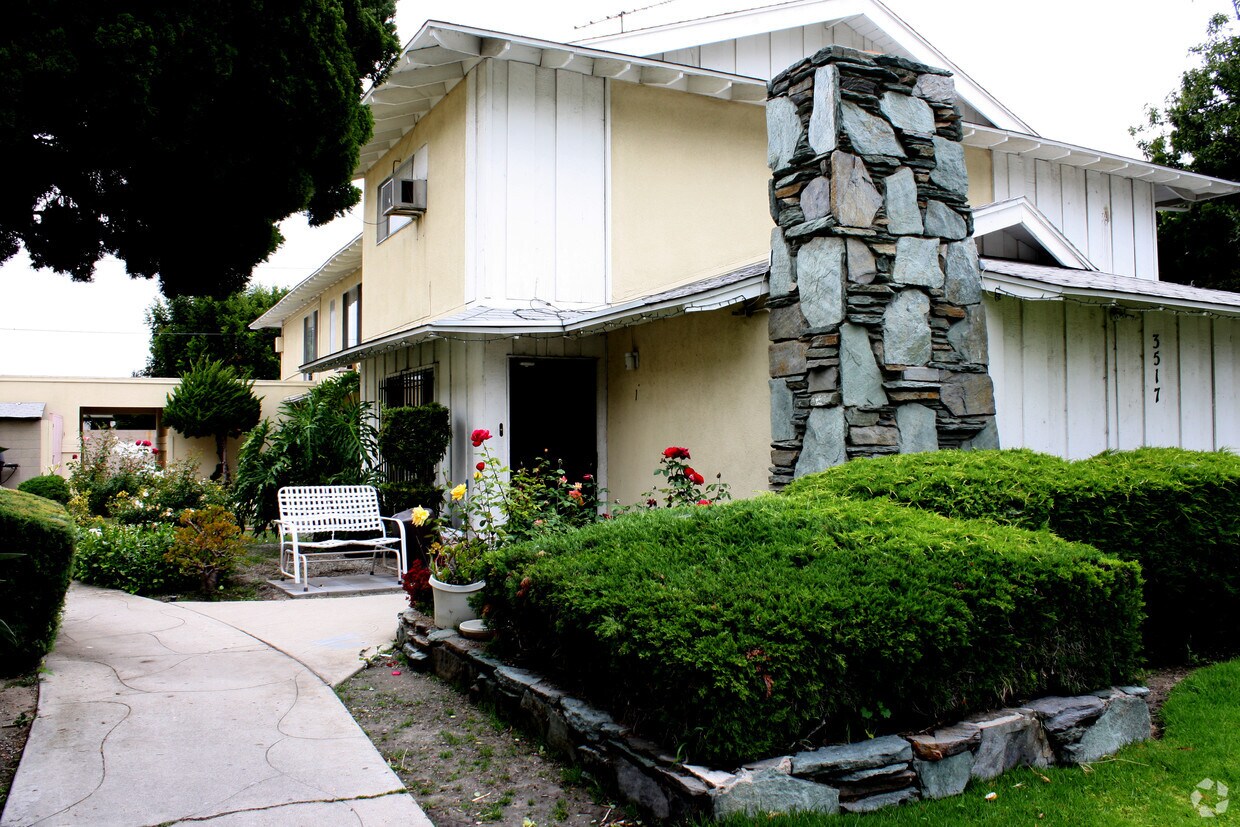 3517 W Del Monte Dr, Anaheim, CA 92804 Apartments in Anaheim, CA