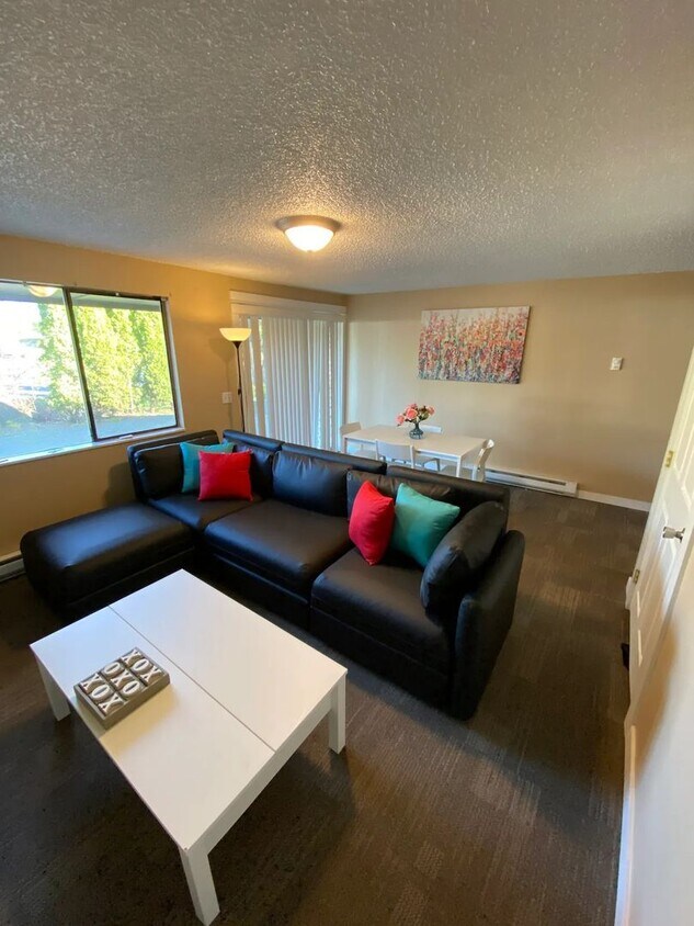 Foto principal - 8395 Harborview Rd