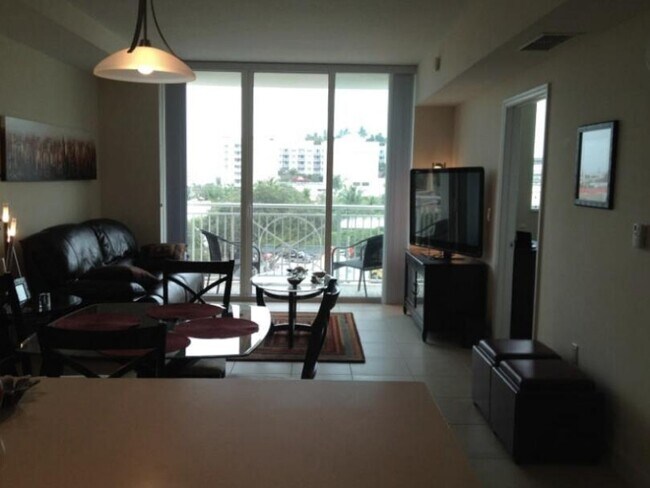 Foto del edificio - 480 Hibiscus St