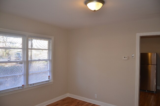 Foto del edificio - 3411 Lark Ln