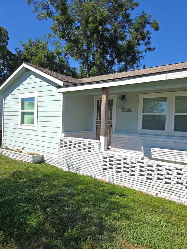 Foto principal - 3603 E Lockwood Dr