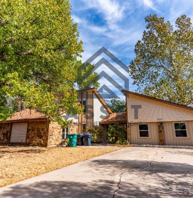 Building Photo - 6 Bedroom Rent to Own Home Available!