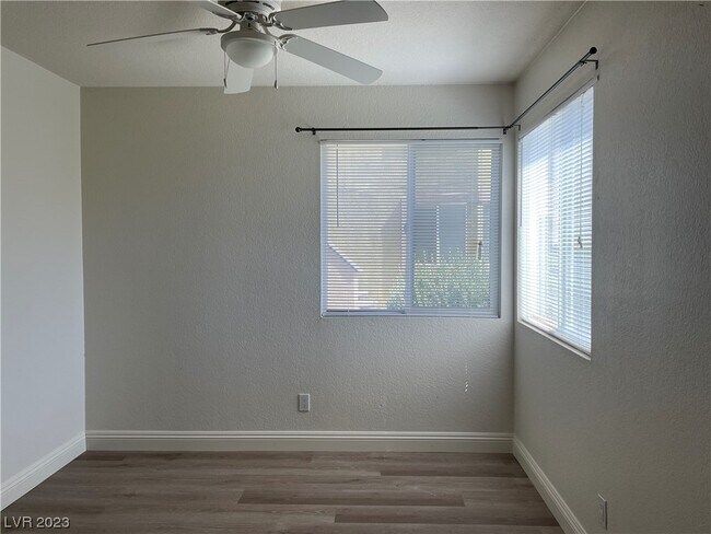 Foto del edificio - 1816 N Decatur Blvd