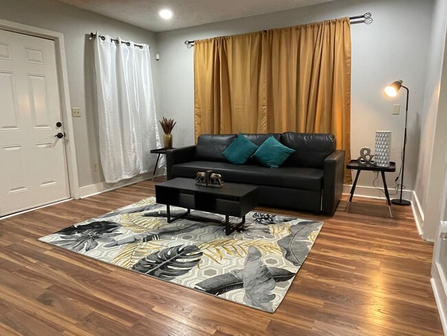 Livingroom - 1158 Metropolitan Pky SW