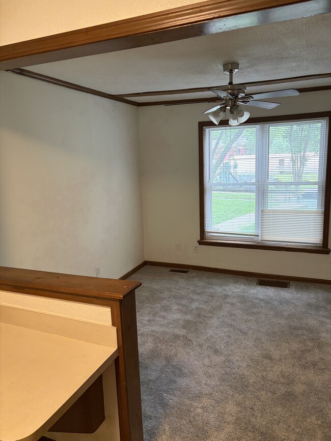 Building Photo - 608 Osage St