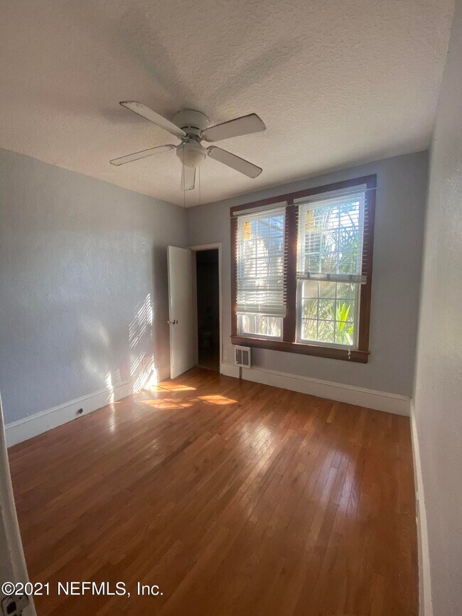 Building Photo - 1529 Landon Ave