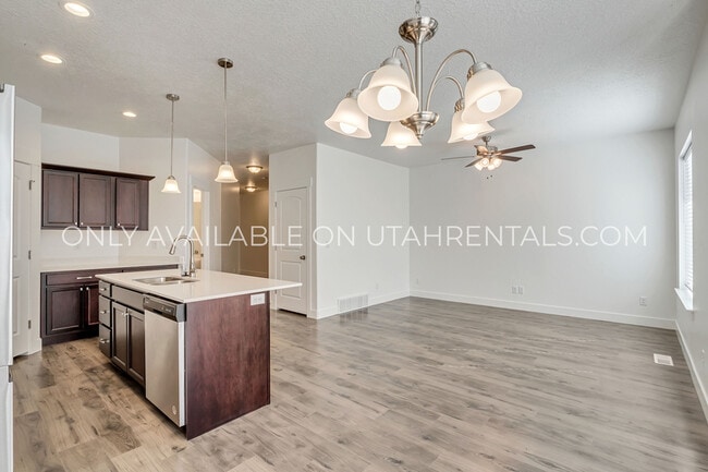 Building Photo - 297 W 490 N