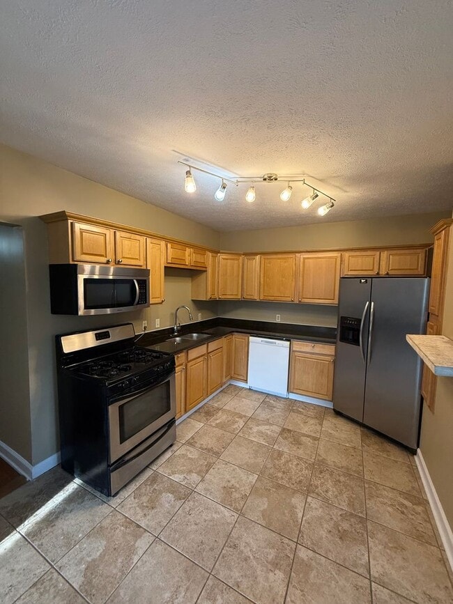 Photo - 711 W Maxwell St Apartment