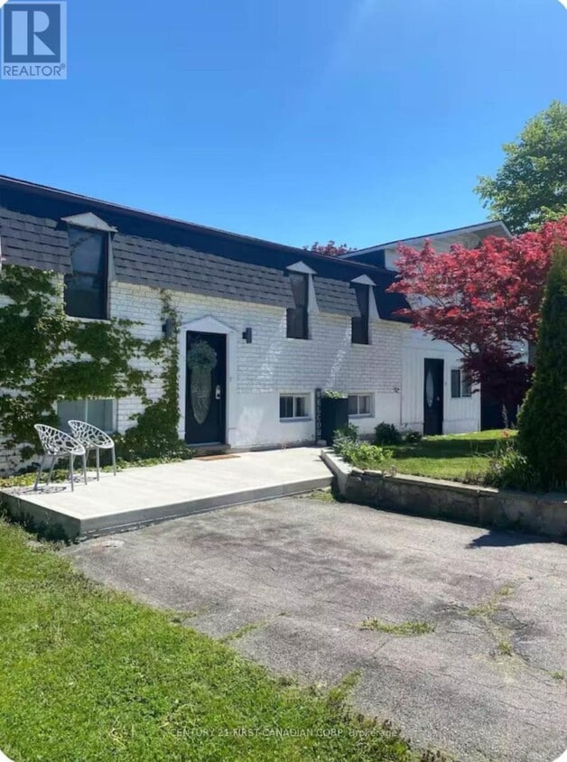 Photo principale - 9936 Prince Philip St