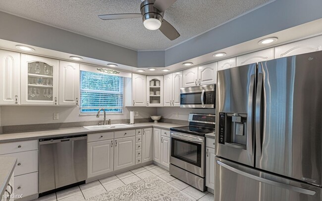 Foto del edificio - 1 br, 2 bath Condo - 12753 Burning Tree Ln W