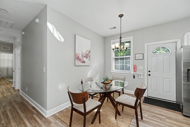 Building Photo - Charming 3BR/2BA Home in North Charleston