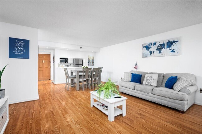 Building Photo - 127 Greyrock Pl