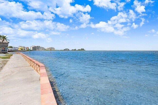 Foto del edificio - 14606 Coral Dr