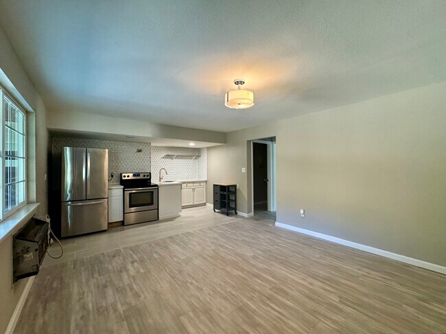 Foto del edificio - 22700 McKean Rd