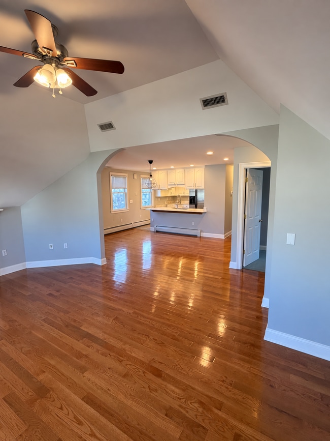 Building Photo - 79 Scofield Ave