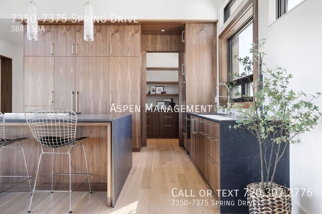 Foto del edificio - 7350-7375 Spring Drive-