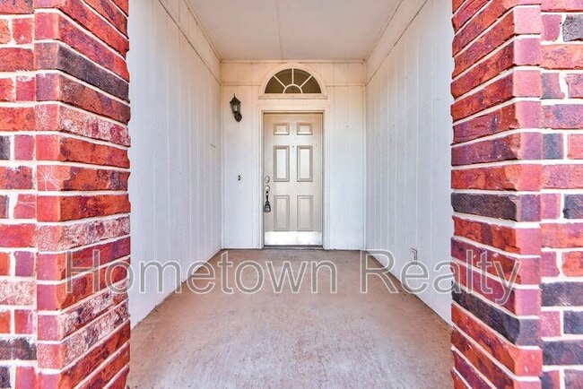 Building Photo - 16416 Oconee Creek Dr