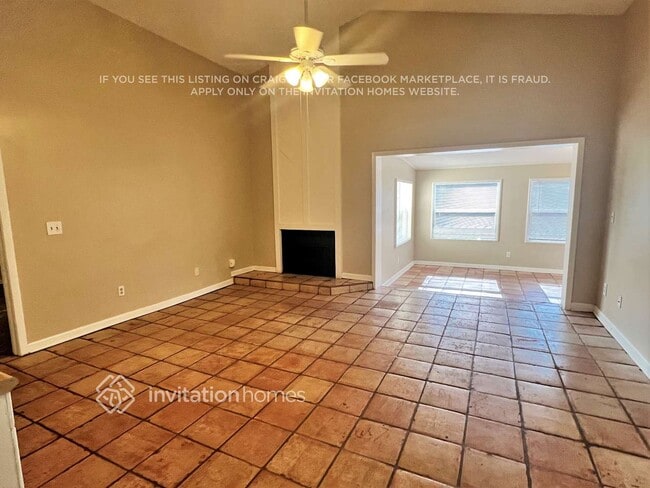 Building Photo - 701 Lakeside Pl