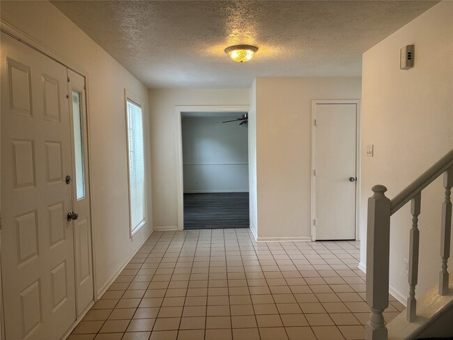 Building Photo - 15702 Pipers View Dr