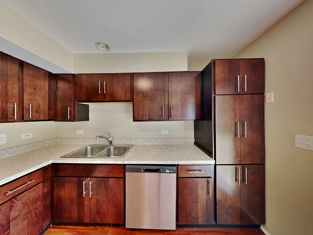 Foto principal - 3746 Wesley Ave