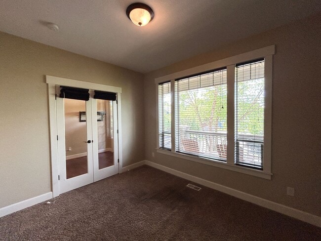 Foto del edificio - *Coming Soon!* Beautiful 4 Bedroom 2 1/2 B...