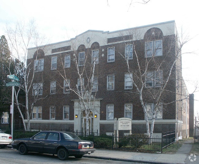 Building Photo - Tulpenhocken Plaza