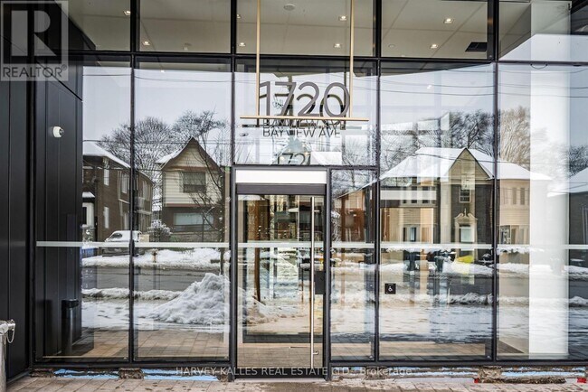 Photo du bâtiment - 1720 Bayview Ave