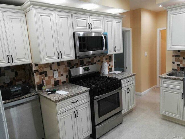 Foto del edificio - 33-28 105th St
