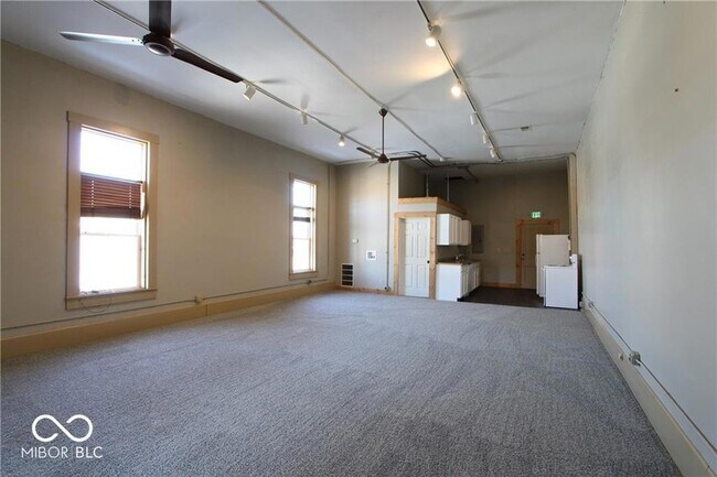 Foto del edificio - 101 S Main St