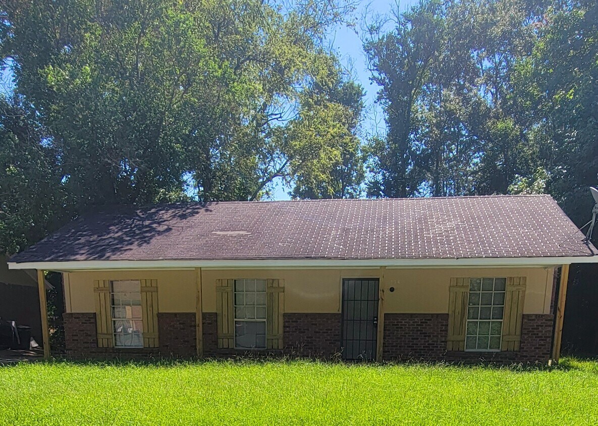 Primary Photo - 1774 Brookhollow Cir